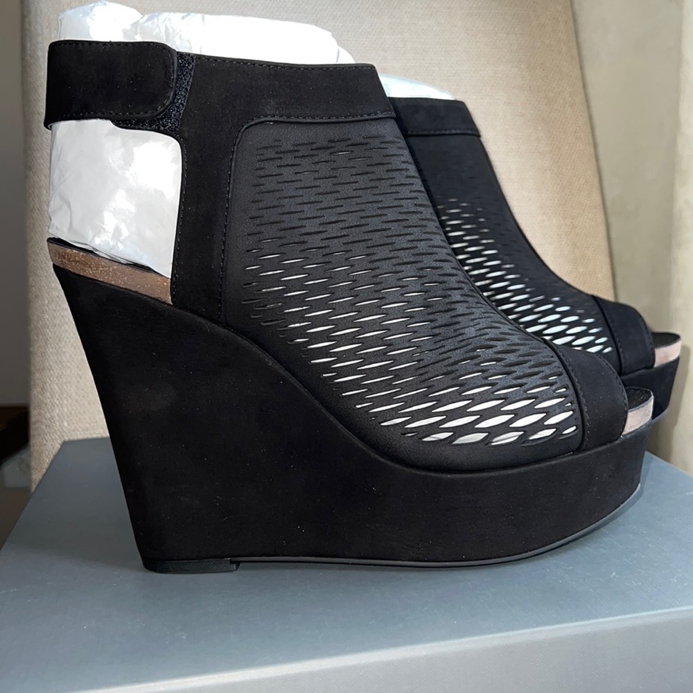 Vince Camuto VC Kyrene wedges